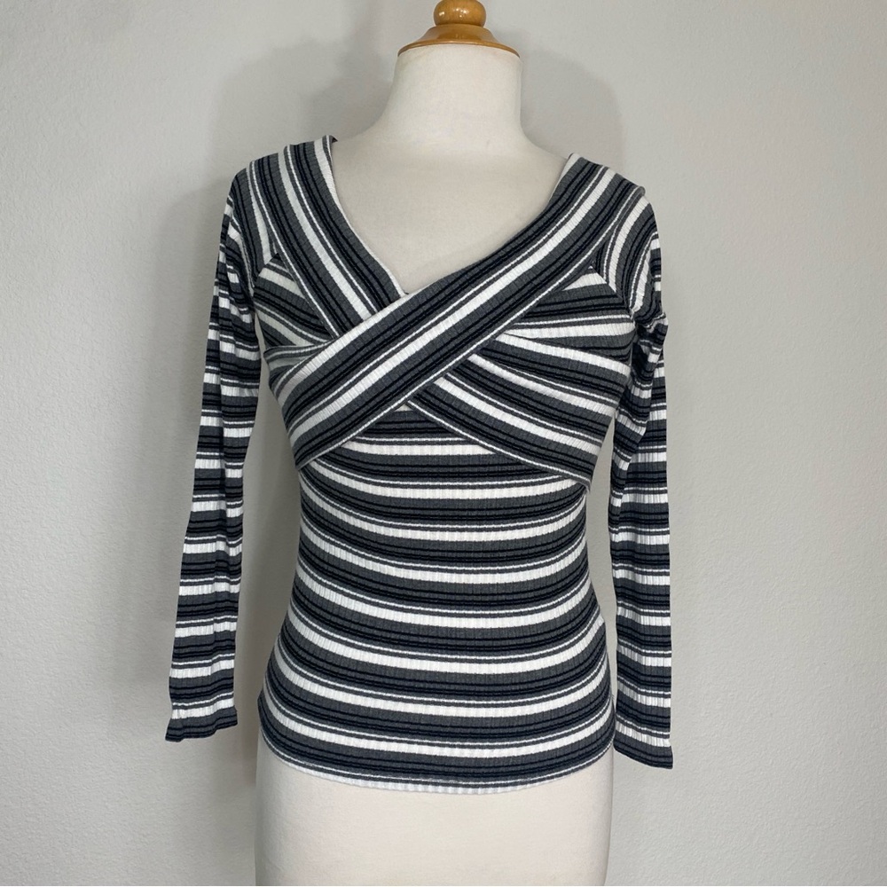 Redhaute Gray White Ribbed Stripe Long Sleeve Stretch Top Size Small Retro
